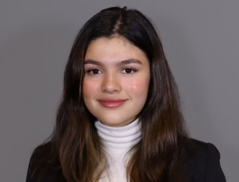 Samantha Adorno presenta IA que habla guaraní en Barcelona