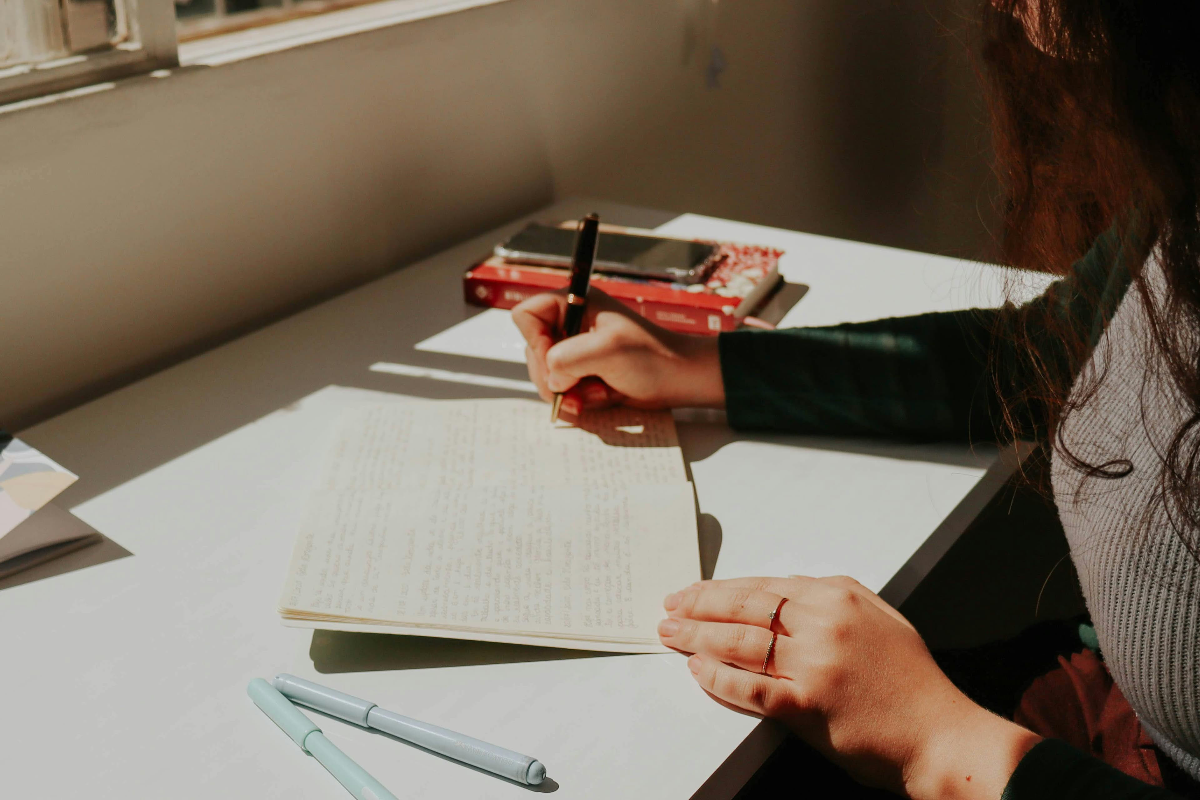 Lanzan certamen nacional de poesía para autores jóvenes